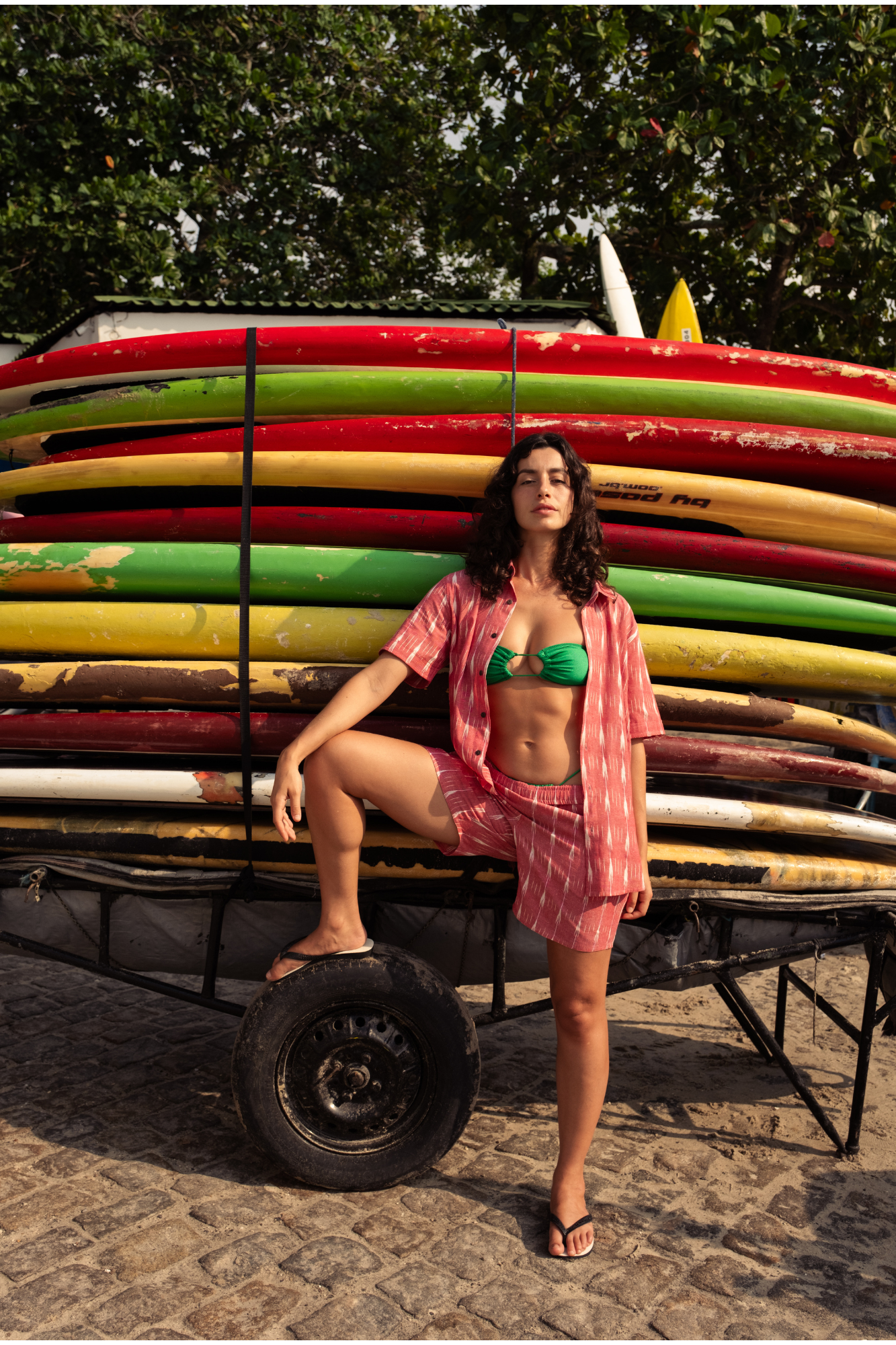 vivid hand-woven shorts in light red