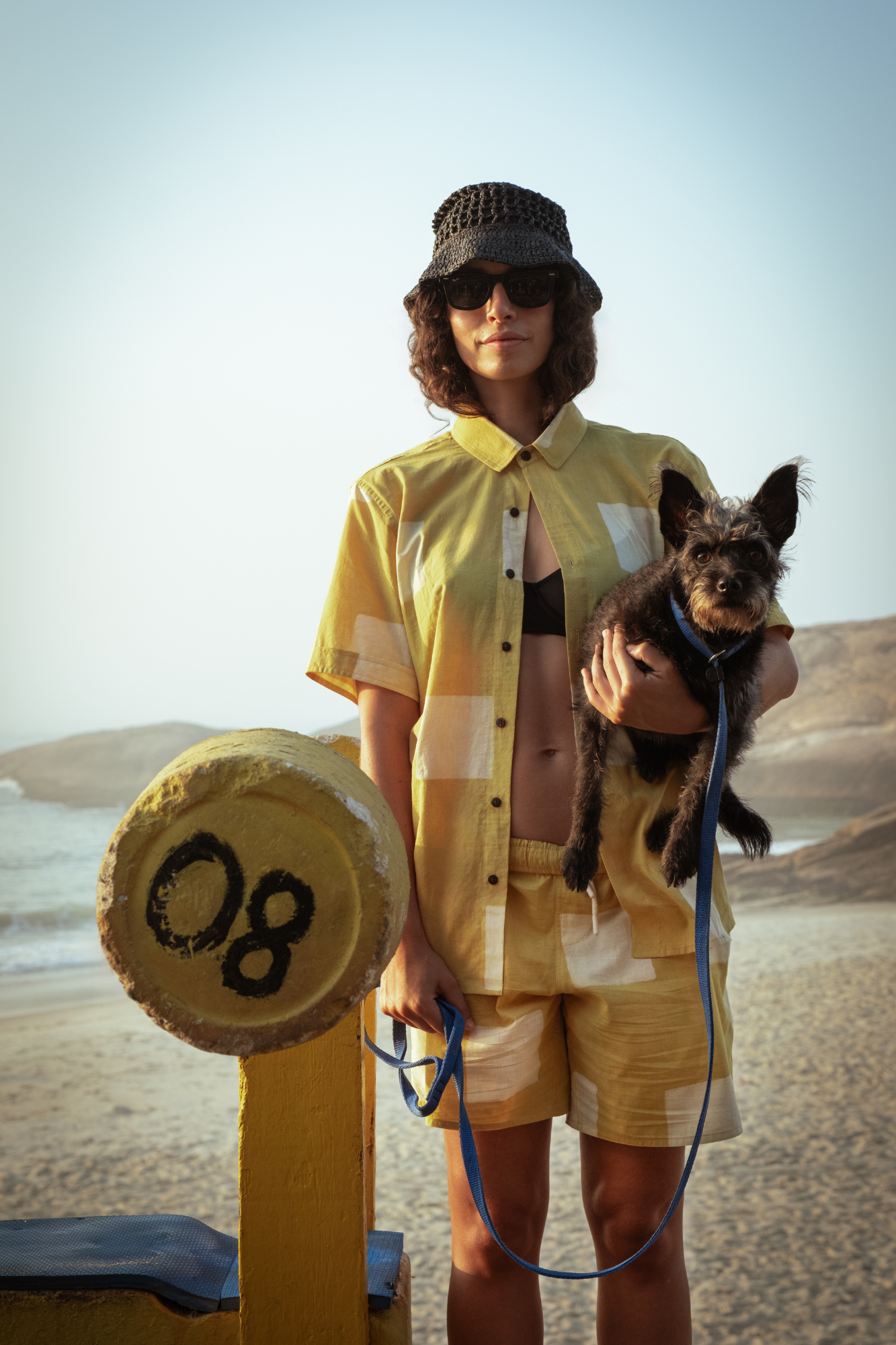 jaal hand-printed shorts in yellow